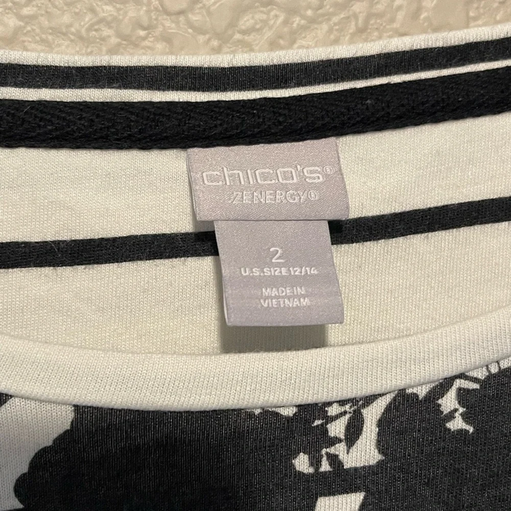 Chico's Black and White‎ Graphic Long Sleeve Blouse - Picture 6 of 12